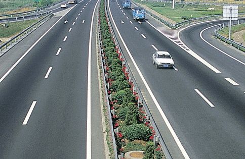 岳西至武汉高速公路安徽段.jpg